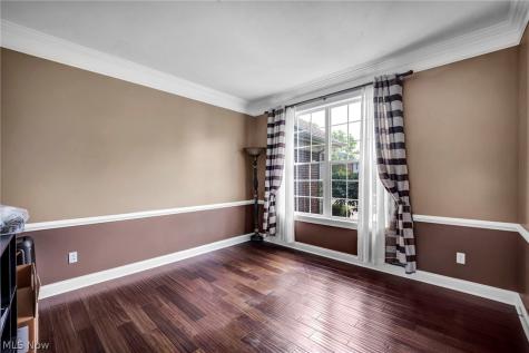3082 Willowbrook Aurora OH 44202