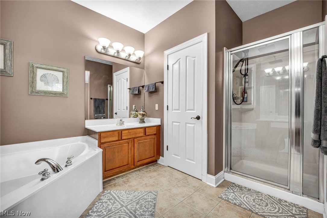 3082 Willowbrook Aurora OH 44202