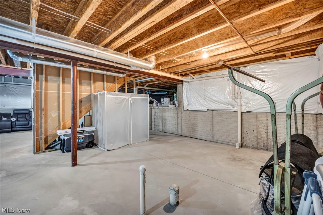 3082 Willowbrook Aurora OH 44202