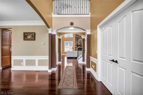 3082 Willowbrook Aurora OH 44202
