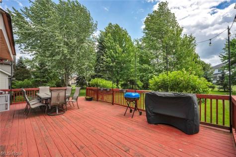 3082 Willowbrook Aurora OH 44202