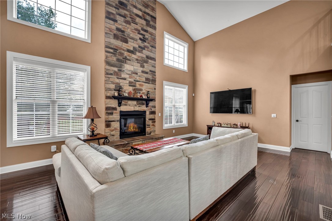 3082 Willowbrook Aurora OH 44202