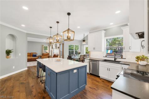 386 Weatherstone Drive Wadsworth OH 44281