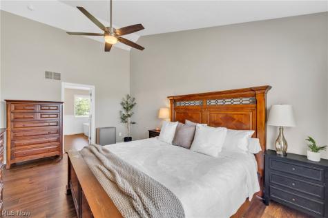 386 Weatherstone Drive Wadsworth OH 44281