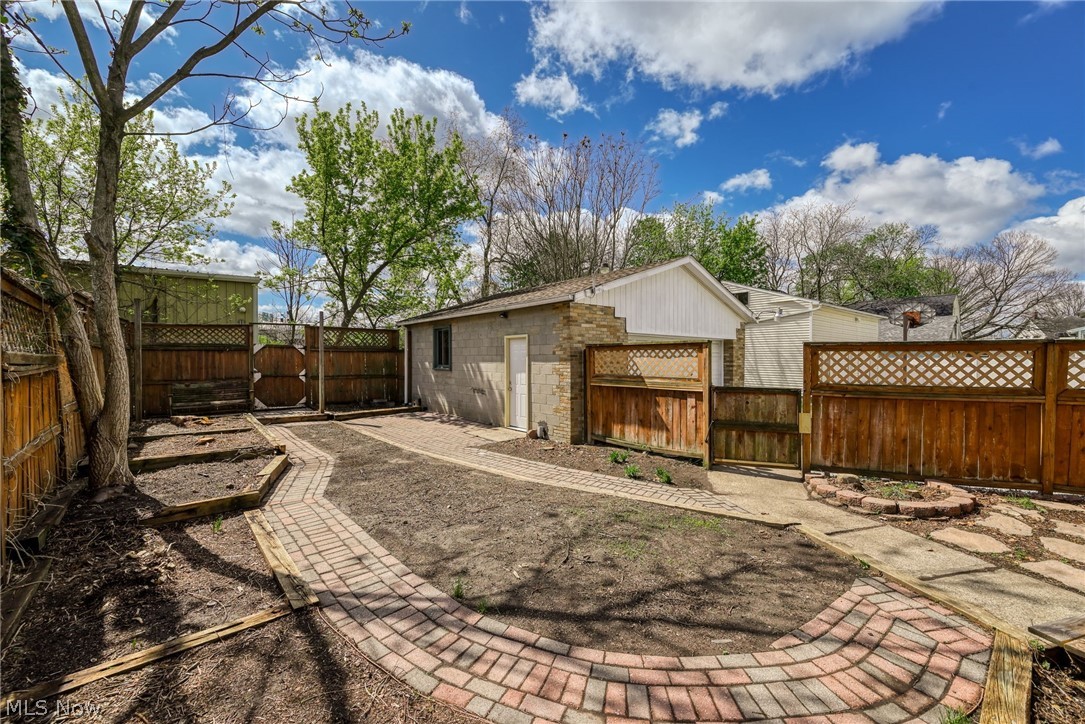 1364 California Avenue Akron OH 44314