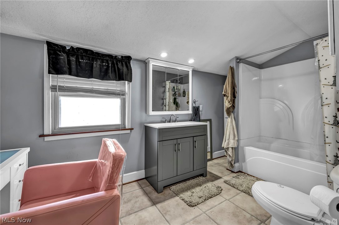 1222 Blue Avenue Zanesville OH 43701