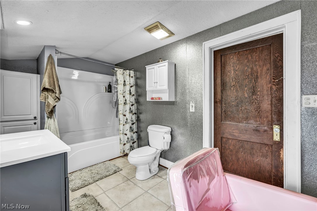 1222 Blue Avenue Zanesville OH 43701