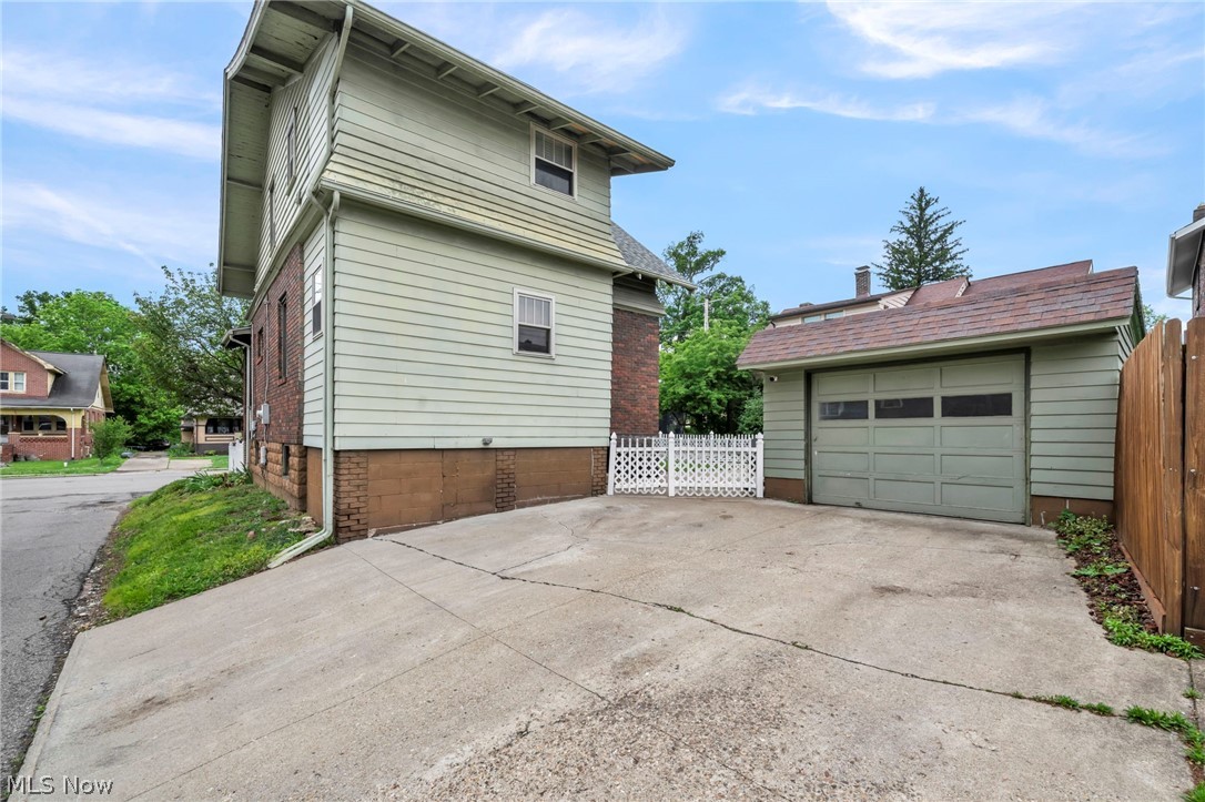1222 Blue Avenue Zanesville OH 43701