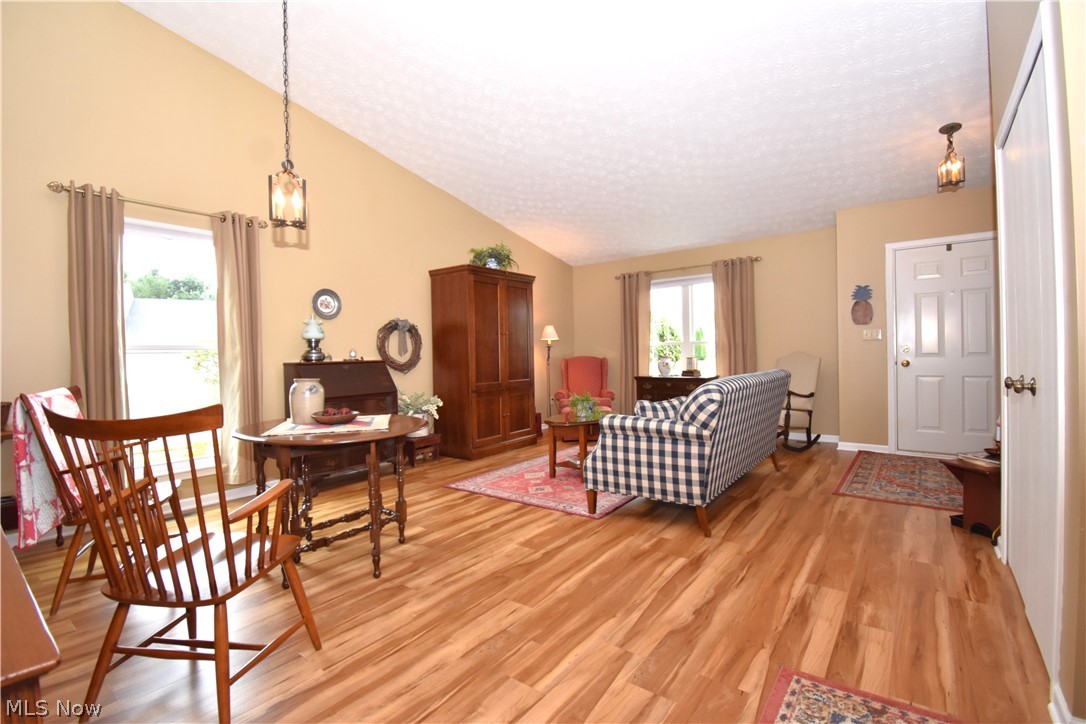 200 Potters Circle Girard OH 44420