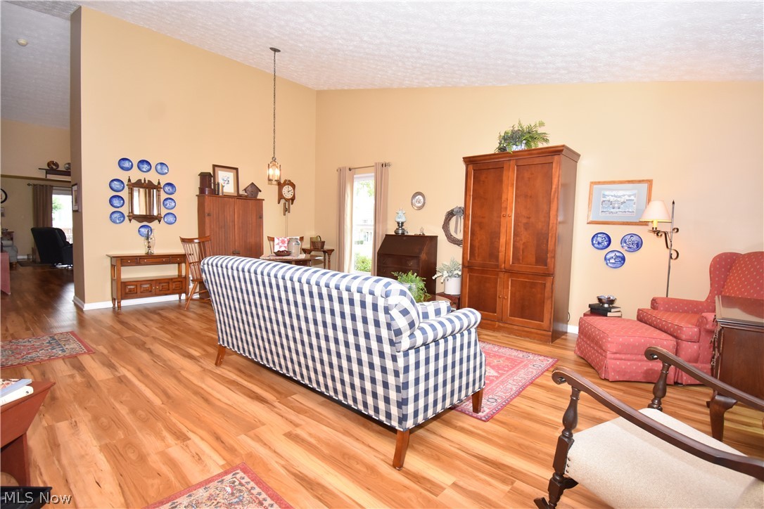 200 Potters Circle Girard OH 44420