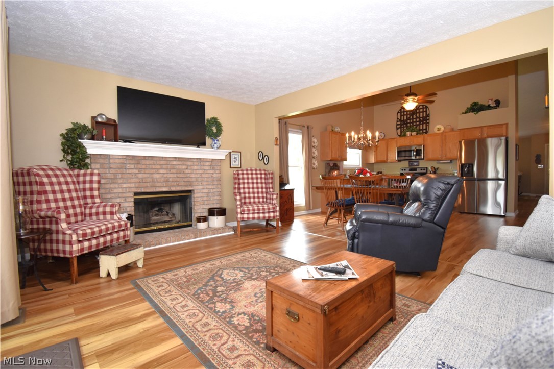 200 Potters Circle Girard OH 44420
