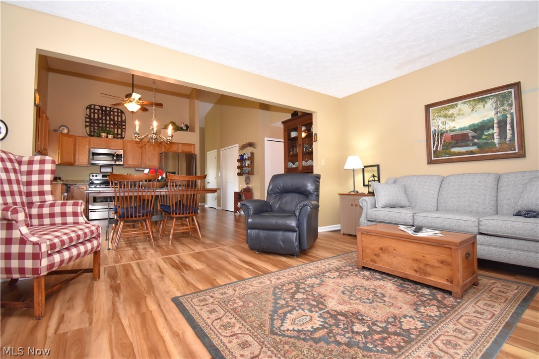 200 Potters Circle Girard OH 44420