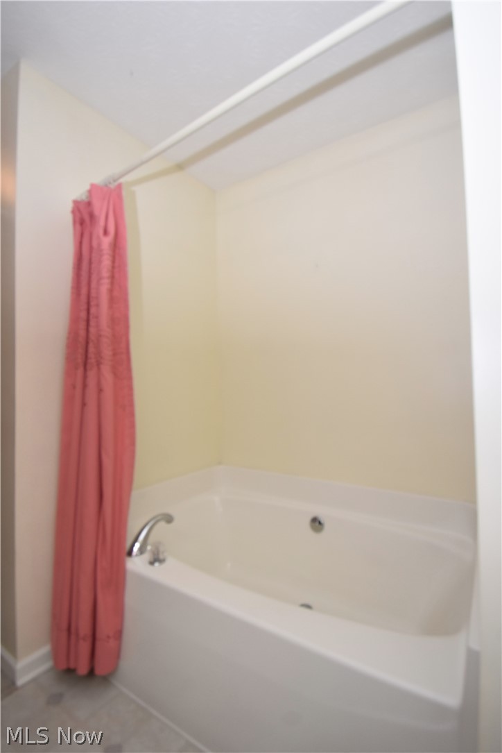 200 Potters Circle Girard OH 44420