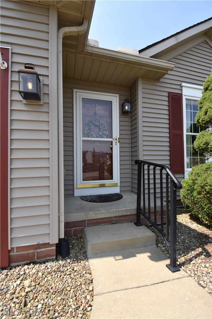 200 Potters Circle Girard OH 44420