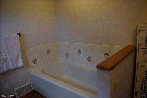 5040 2nd Street NW Canton OH 44708