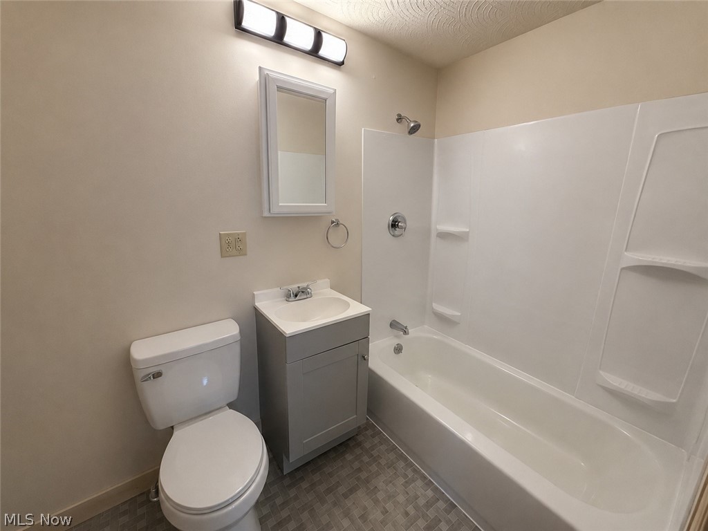 58 W Jefferson Avenue Mcconnelsville OH 43756