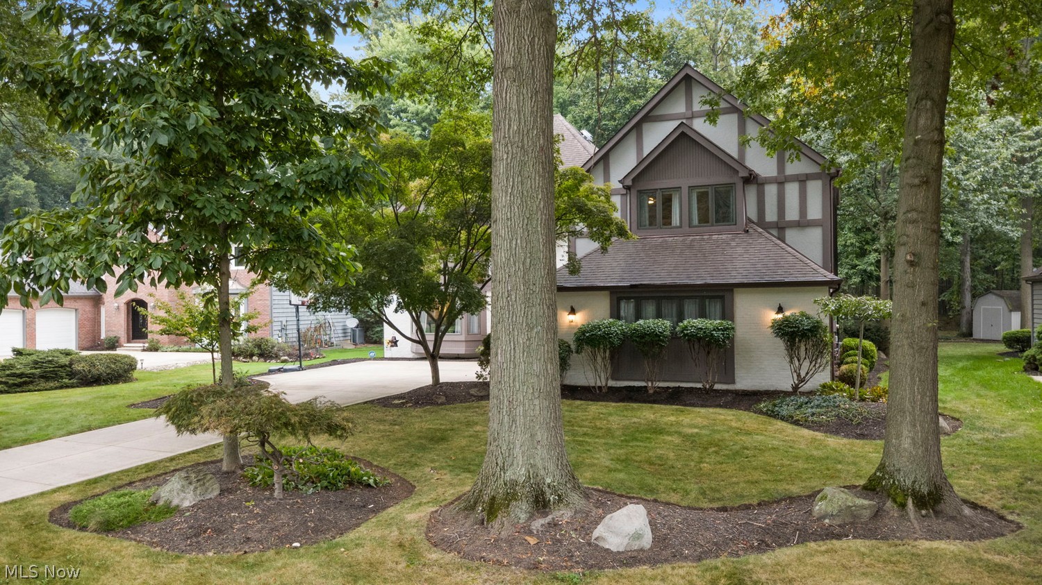 3075 Oakwood Lane Westlake OH 44145