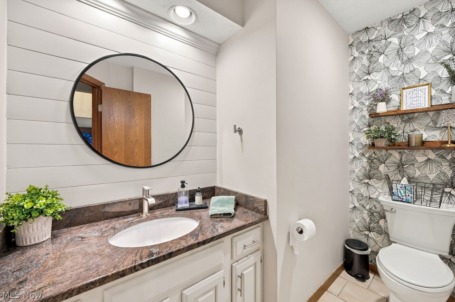 3075 Oakwood Lane Westlake OH 44145
