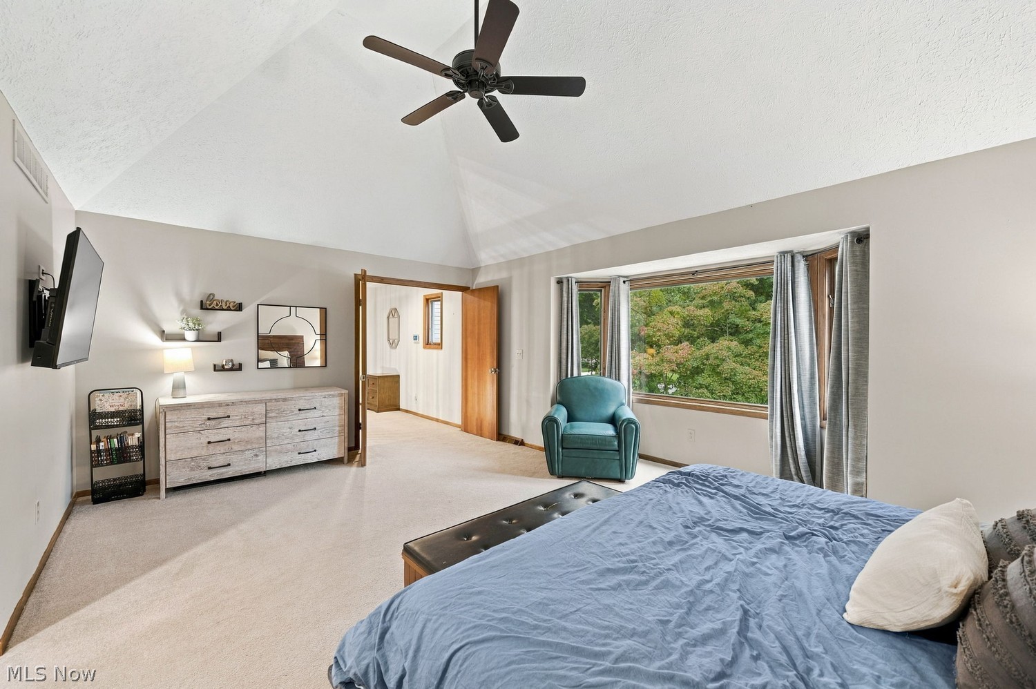 3075 Oakwood Lane Westlake OH 44145