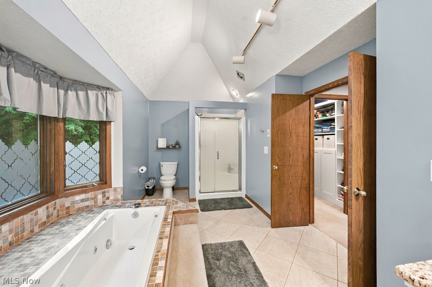 3075 Oakwood Lane Westlake OH 44145