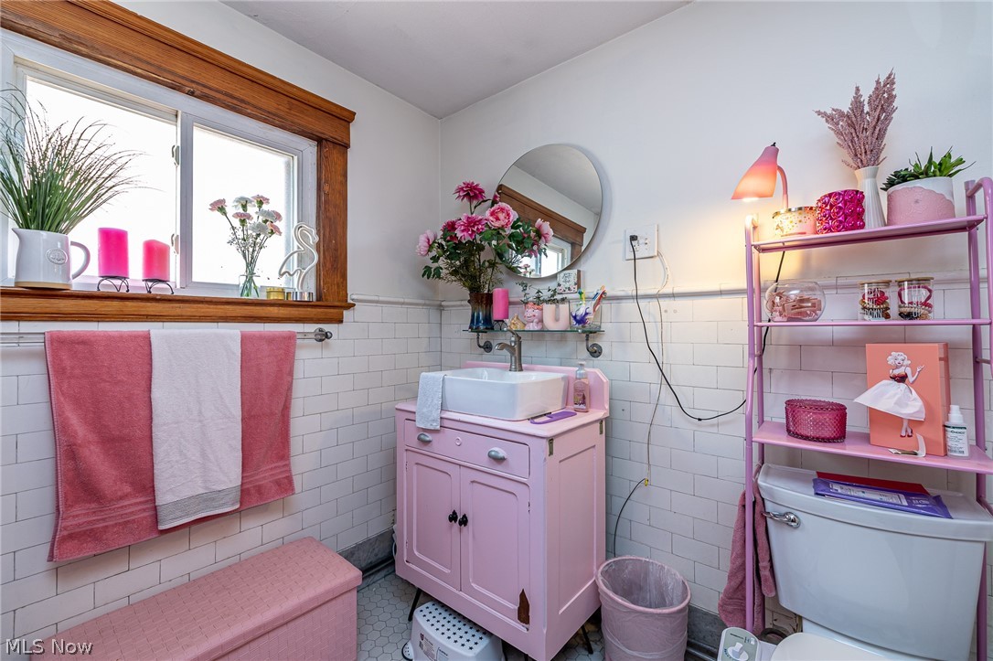 3858 W 16th Street Cleveland OH 44109