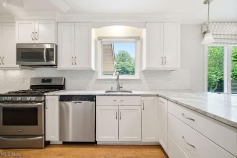 5334 Sunset Oval North Olmsted OH 44070