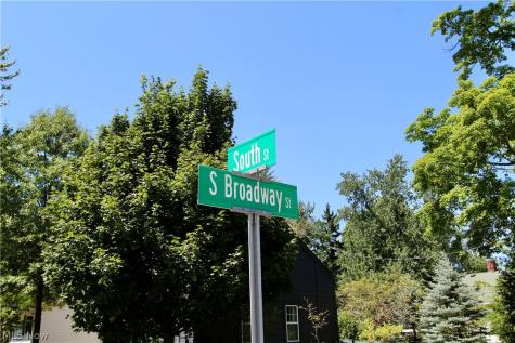 133 South Street Medina OH 44256