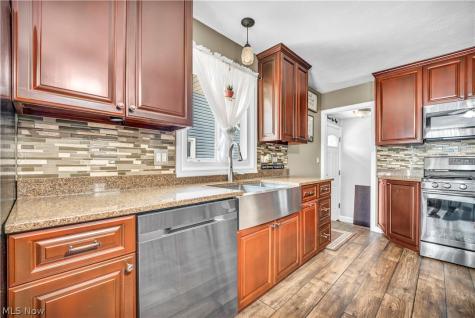 977 Lloyd Road Wickliffe OH 44092