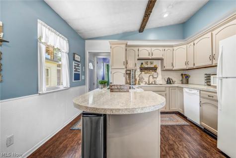 584 Stanley Road Akron OH 44312