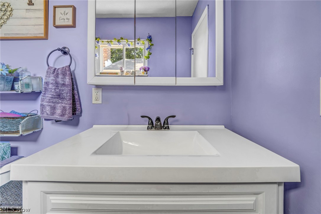 584 Stanley Road Akron OH 44312