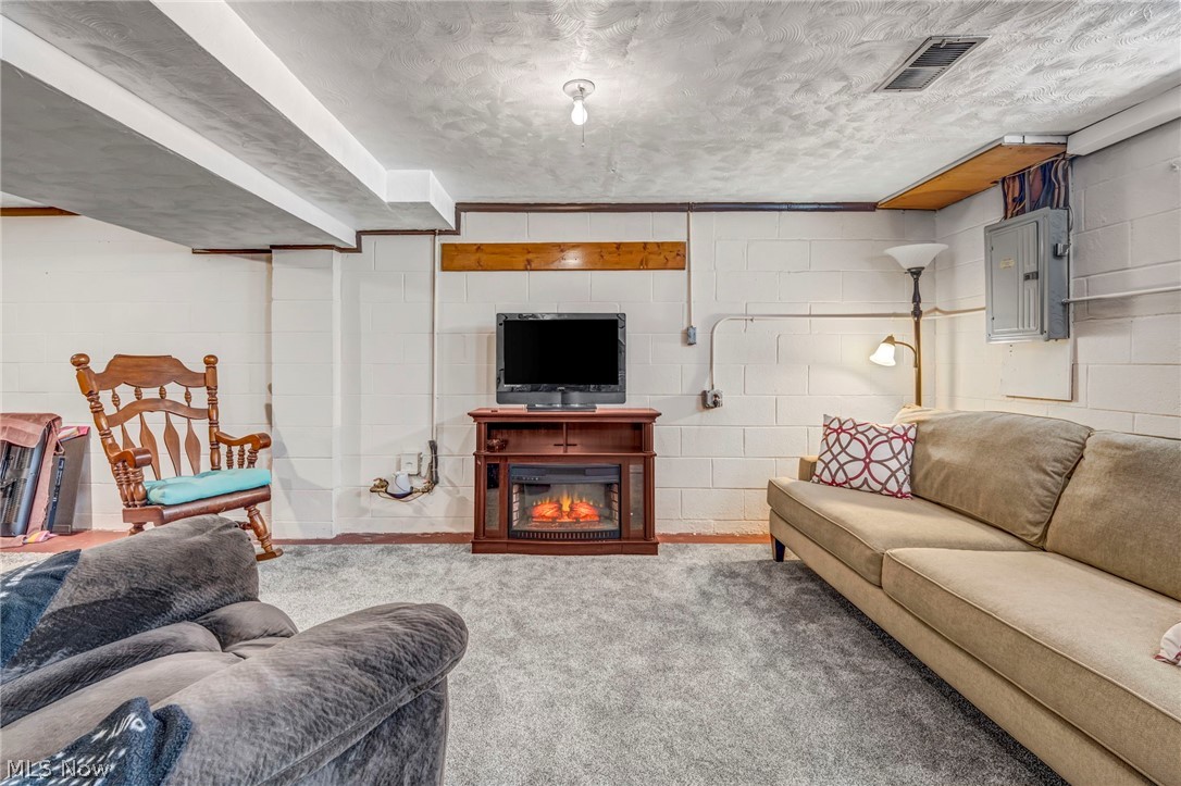 584 Stanley Road Akron OH 44312