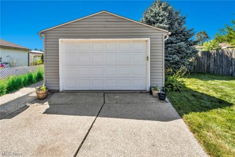 584 Stanley Road Akron OH 44312