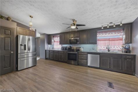 3839 E Sterling Road Creston OH 44217