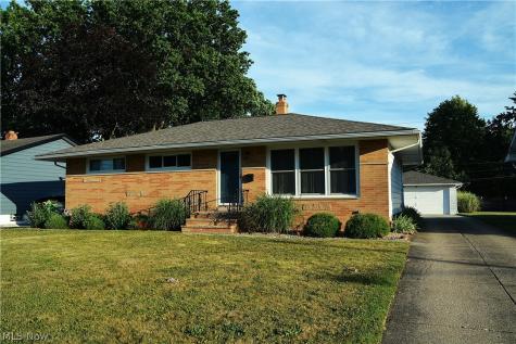 12085 Stormes Drive Parma OH 44022
