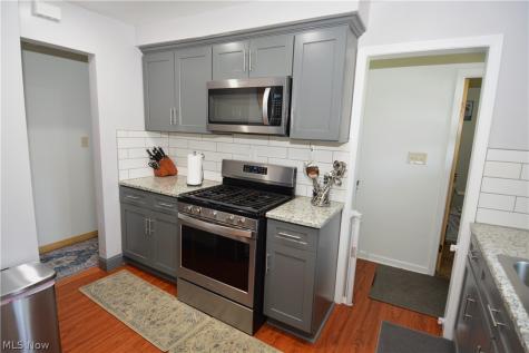 12085 Stormes Drive Parma OH 44022