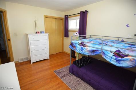 12085 Stormes Drive Parma OH 44022