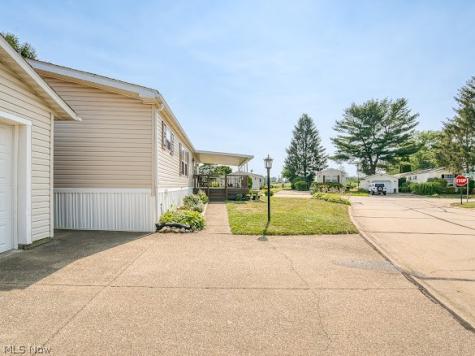 356 Golfway Drive Painesville OH 44077