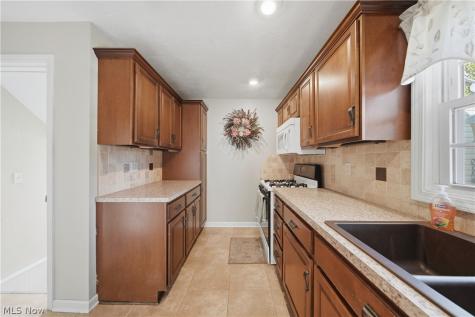 123 Marvella Drive NE Canton OH 44714