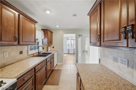 123 Marvella Drive NE Canton OH 44714