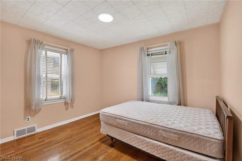 23660 Colbourne Road Euclid OH 44123