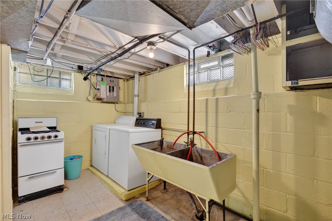 23660 Colbourne Road Euclid OH 44123