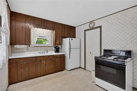 23660 Colbourne Road Euclid OH 44123