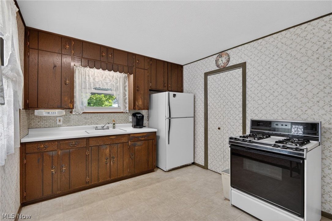 23660 Colbourne Road Euclid OH 44123