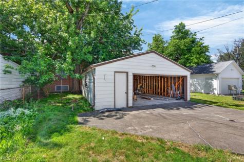 23660 Colbourne Road Euclid OH 44123