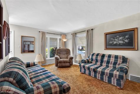23660 Colbourne Road Euclid OH 44123