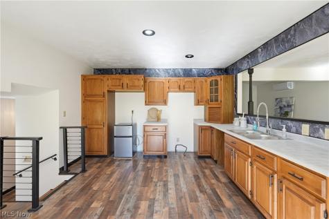 1403 E Easton Road Creston OH 44217