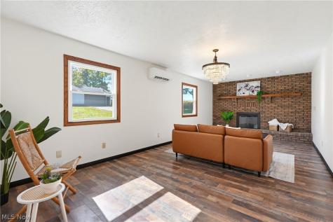 1403 E Easton Road Creston OH 44217