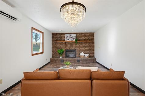 1403 E Easton Road Creston OH 44217