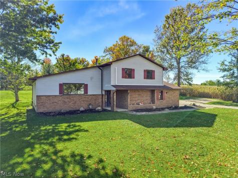 1403 E Easton Road Creston OH 44217