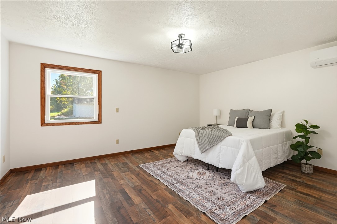 1403 E Easton Road Creston OH 44217